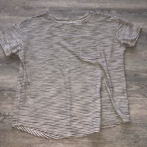 M b&w shirt. Old Navy.